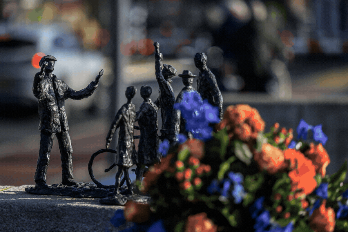 Foto's van de herdenking van de Februaristaking in de Zaanstreek