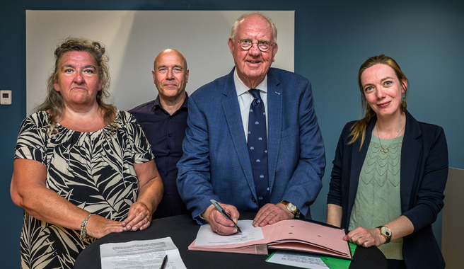 Vier partijen ondertekenen Coalitieakkoord Oostzaan 2026-2030